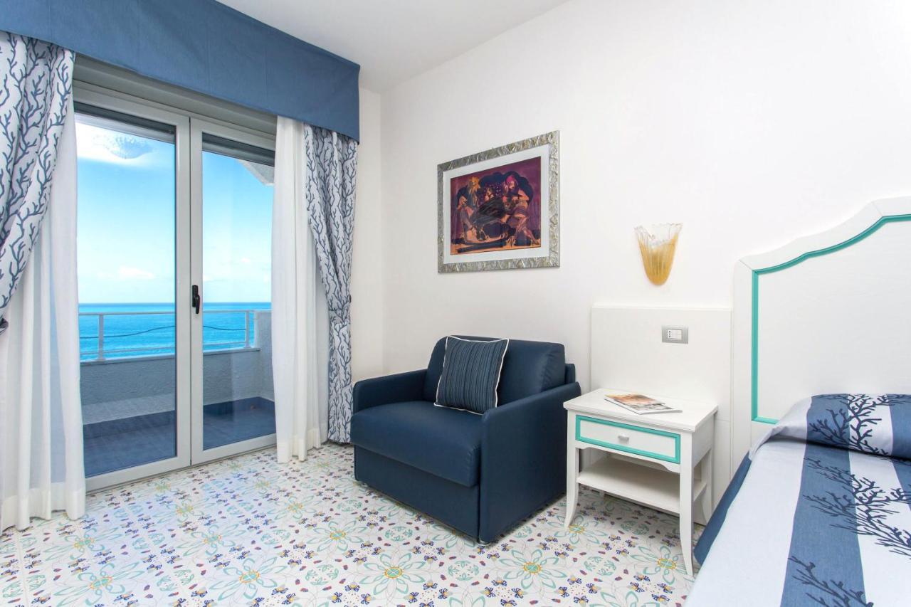 Hotel Ferretti Diamante Exterior photo